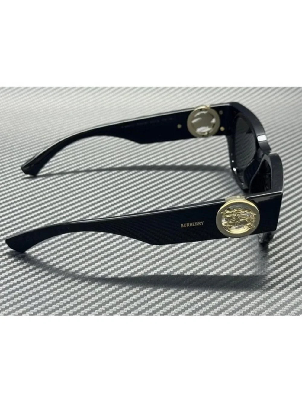 New Burberry Women Black Sunglasses -18-135